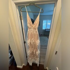 Beige and white maternity dress! Never worn.